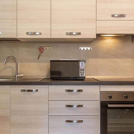 San Donato Fiere Essential Apartment W/Parking Bolonia Exterior foto