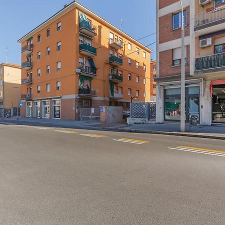 San Donato Fiere Essential Apartment W/Parking Bolonia Exterior foto