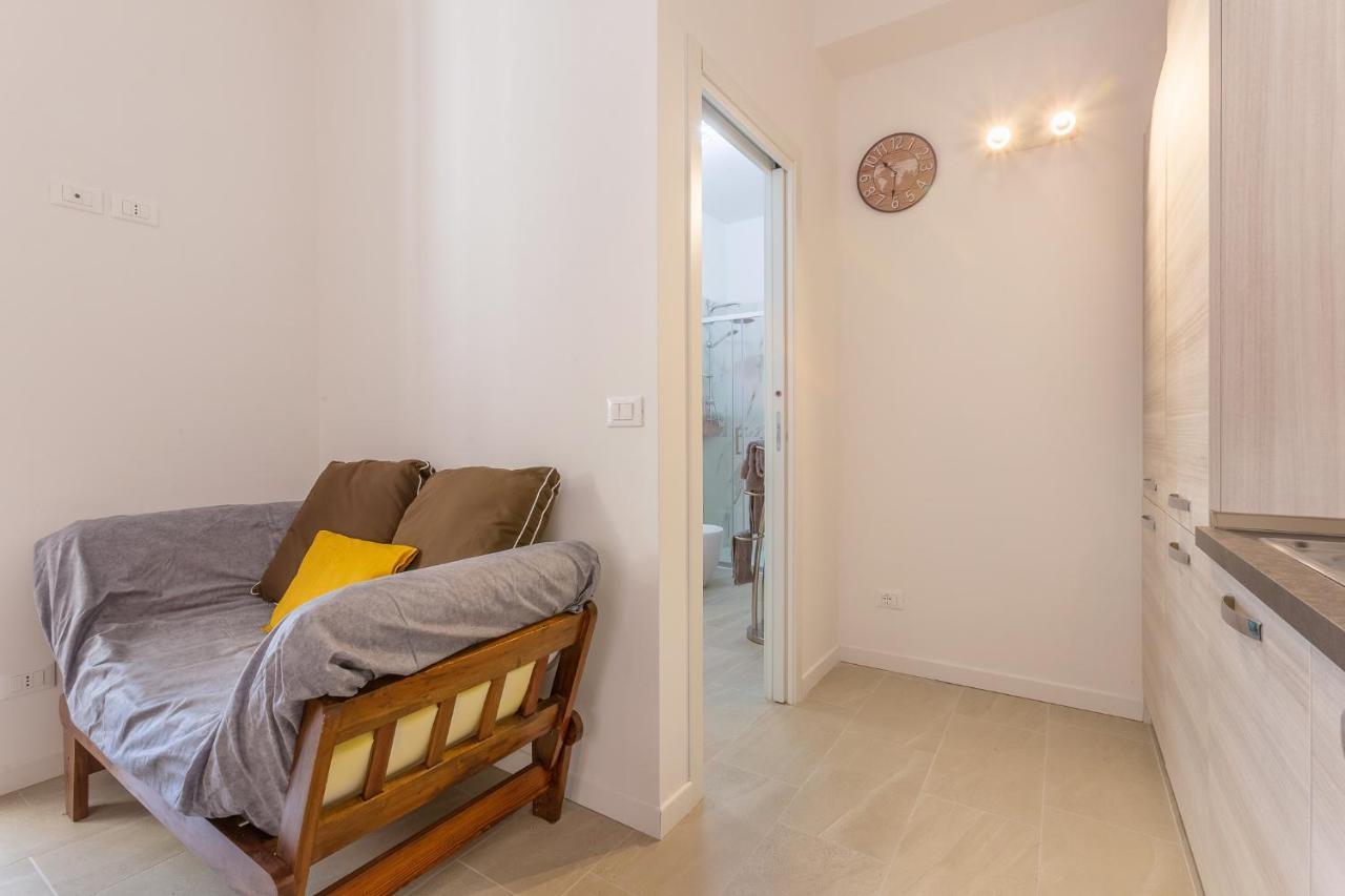 San Donato Fiere Essential Apartment W/Parking Bolonia Exterior foto