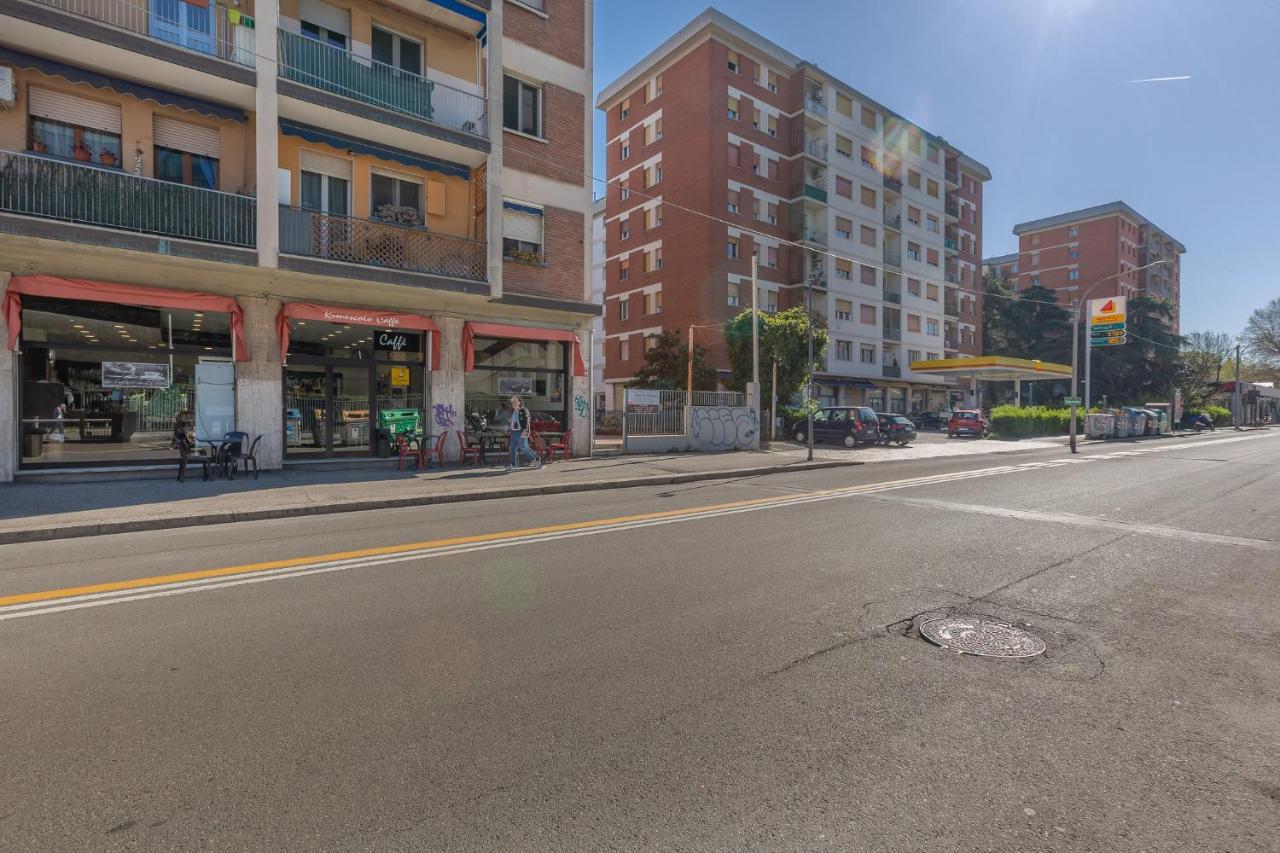 San Donato Fiere Essential Apartment W/Parking Bolonia Exterior foto